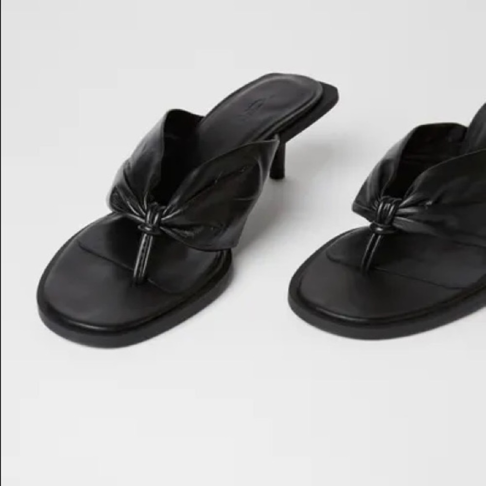 MANGO Real Leather Thong heeled Sandlas 38